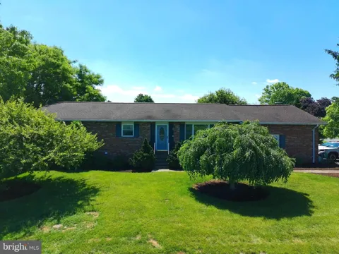 15 LIPPIZAN DRIVE