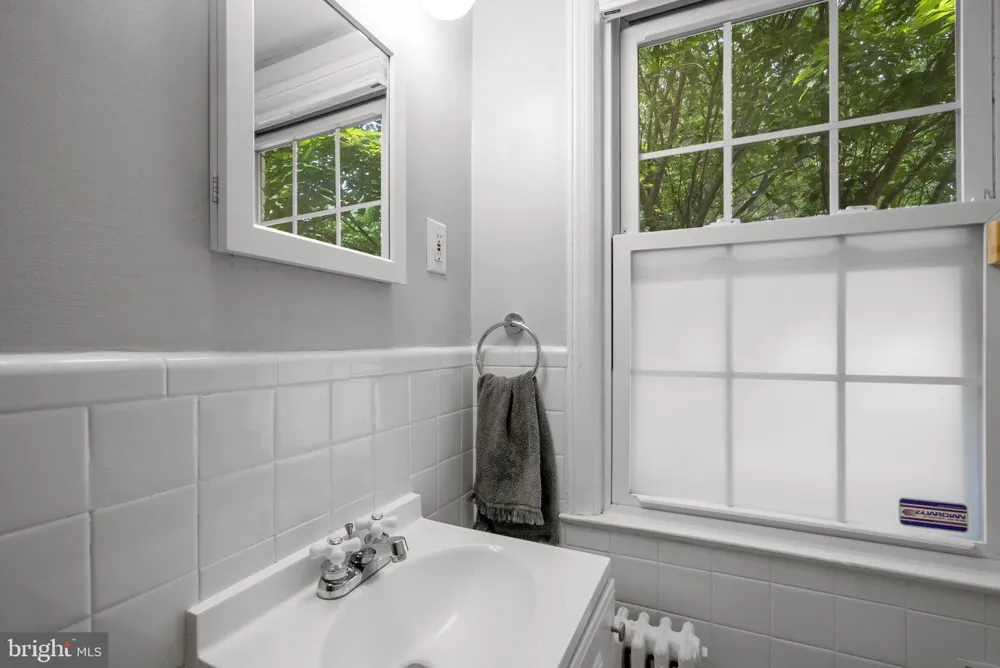 2402 COLSTON DRIVE #2402-C-103 Silver Spring, MD 20910