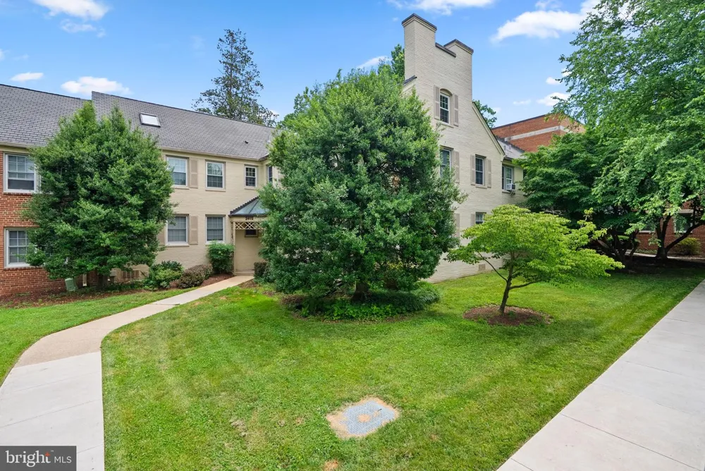 2402 COLSTON DRIVE #2402-C-103 Silver Spring, MD 20910