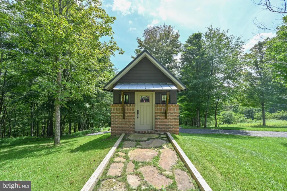 415 NAZELROD ROAD Oakland, MD 21550