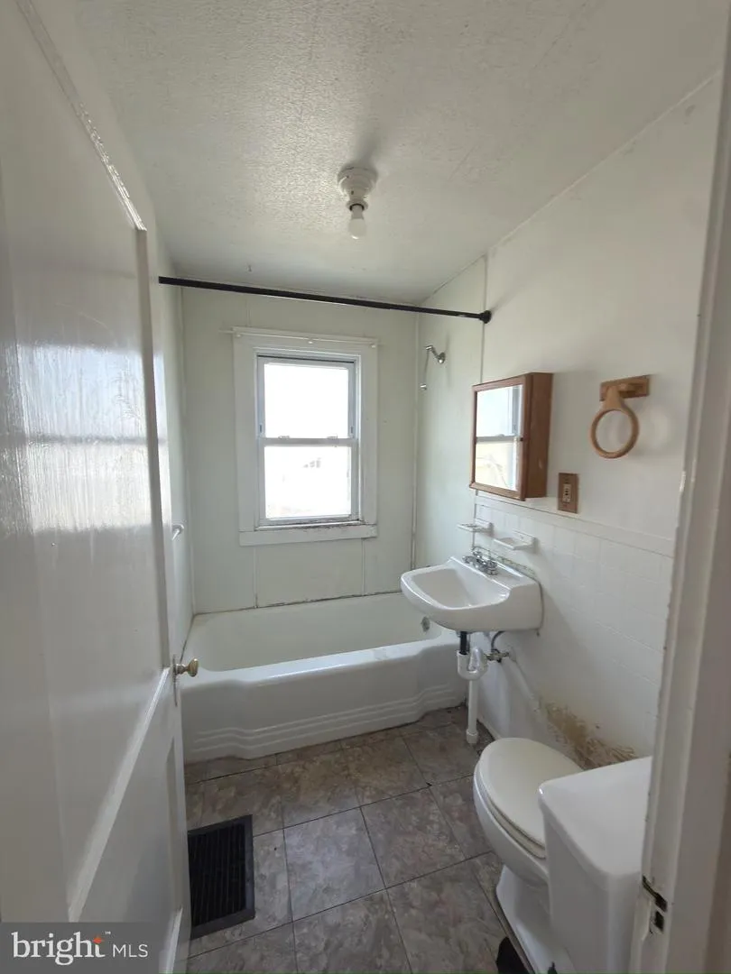 127 CHAPEL ROAD Easton, MD 21601