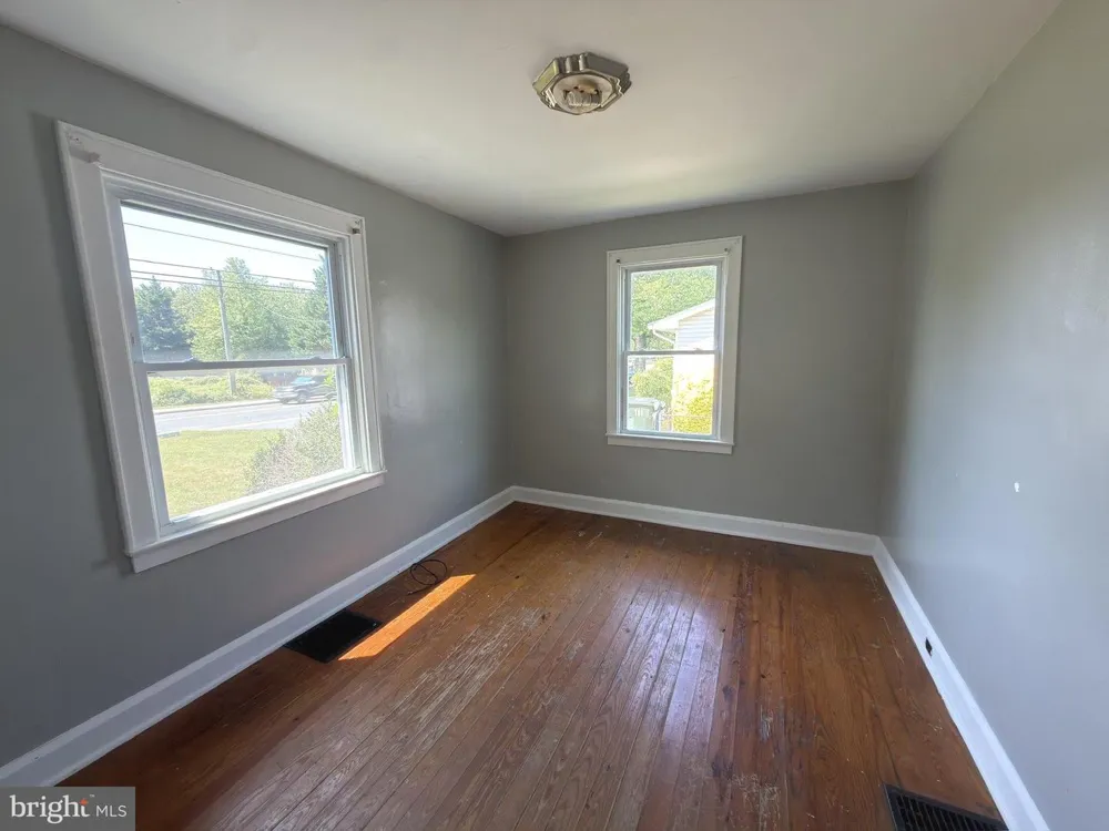 127 CHAPEL ROAD Easton, MD 21601