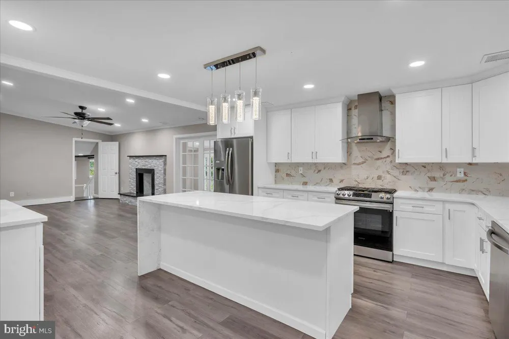 2480 MONMOUTH ROAD Jobstown, NJ 08041