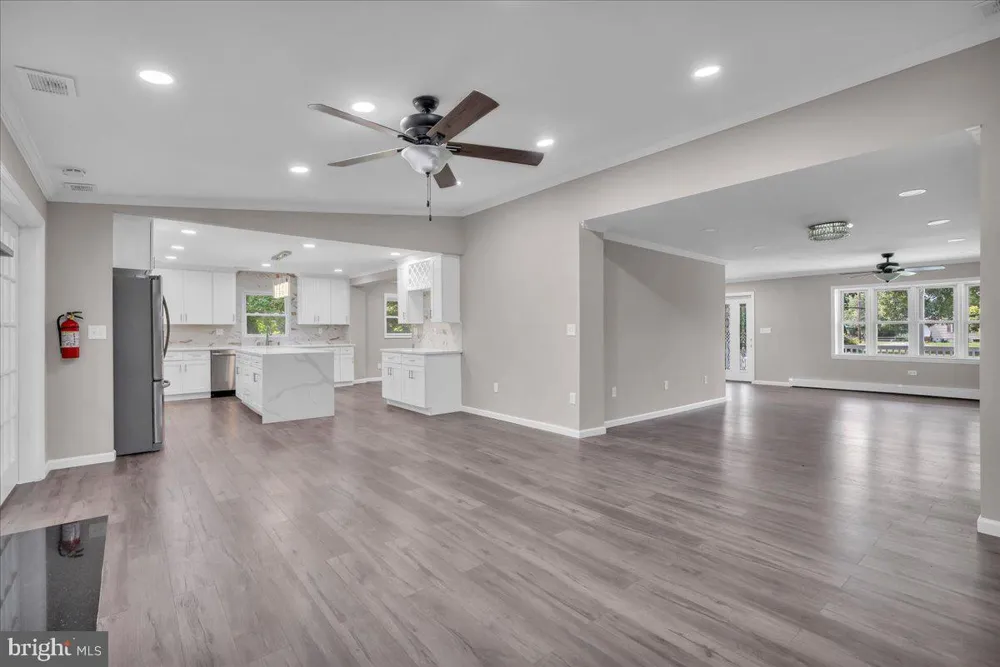 2480 MONMOUTH ROAD Jobstown, NJ 08041