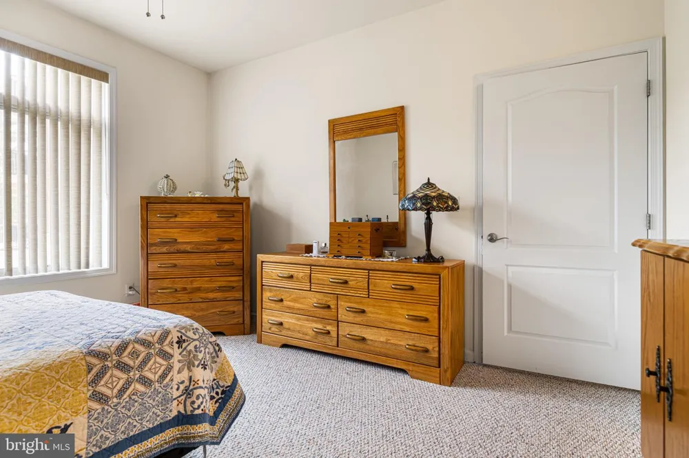 264 CARSON TERRACE Huntingdon Valley, PA 19006