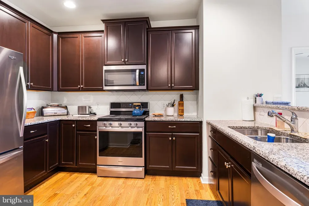 264 CARSON TERRACE Huntingdon Valley, PA 19006