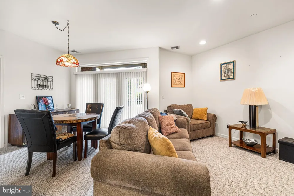 264 CARSON TERRACE Huntingdon Valley, PA 19006