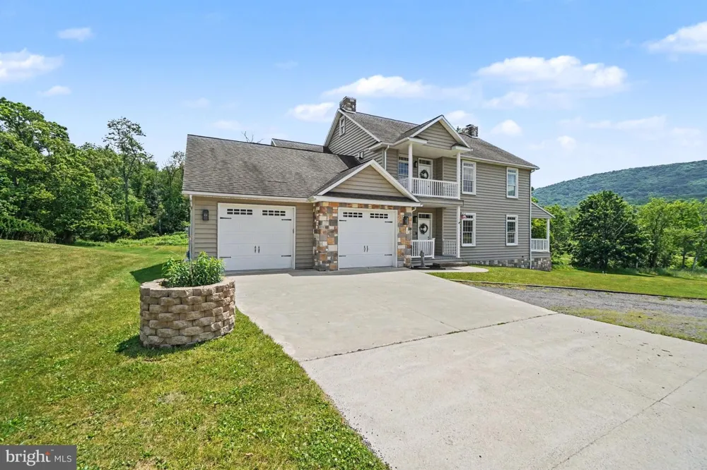 372 S GOOD SPRING ROAD Hegins, PA 17938