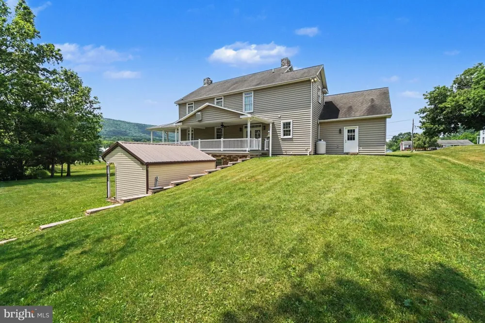 372 S GOOD SPRING ROAD Hegins, PA 17938