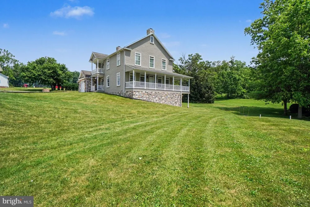 372 S GOOD SPRING ROAD Hegins, PA 17938
