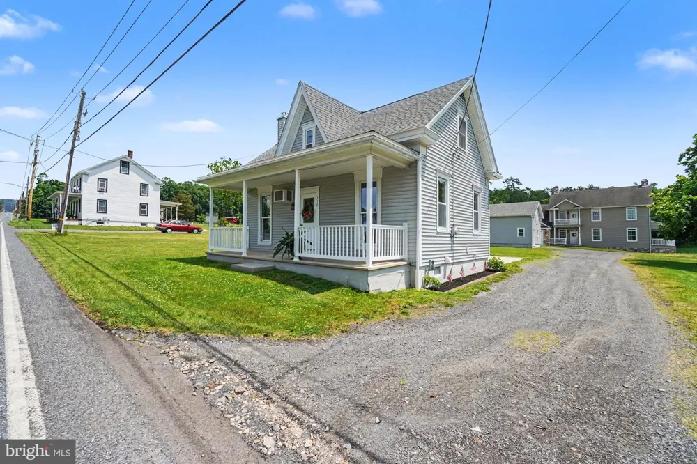 372 S GOOD SPRING ROAD Hegins, PA 17938