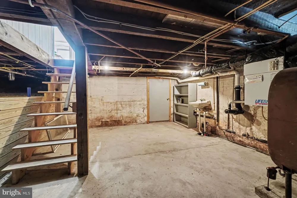 372 S GOOD SPRING ROAD Hegins, PA 17938