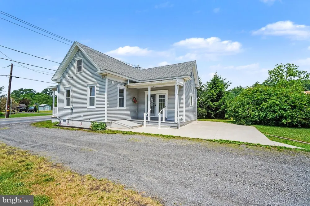 372 S GOOD SPRING ROAD Hegins, PA 17938