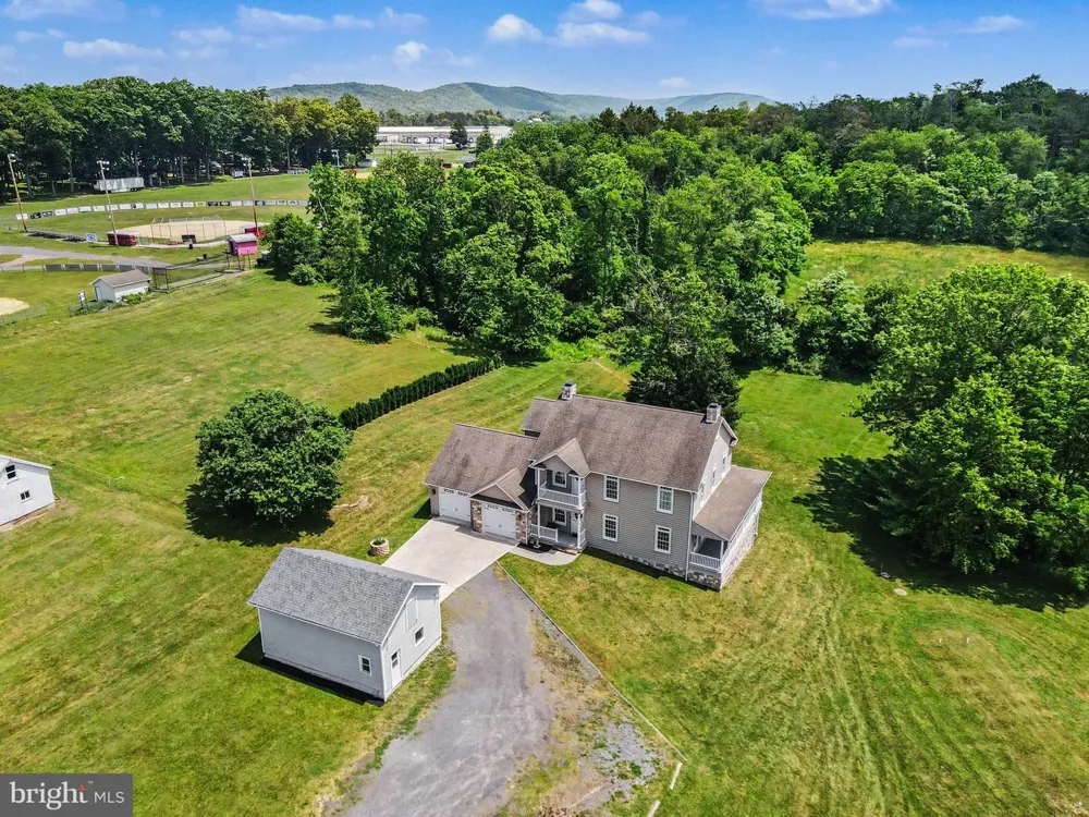 372 S GOOD SPRING ROAD Hegins, PA 17938