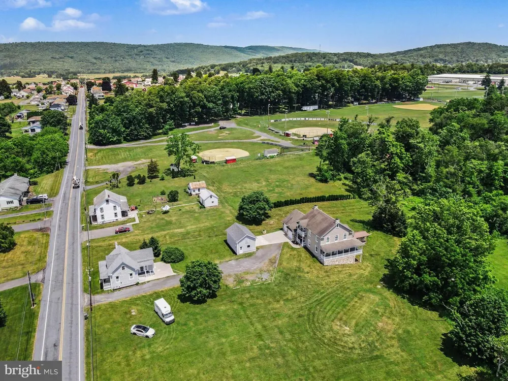 372 S GOOD SPRING ROAD Hegins, PA 17938