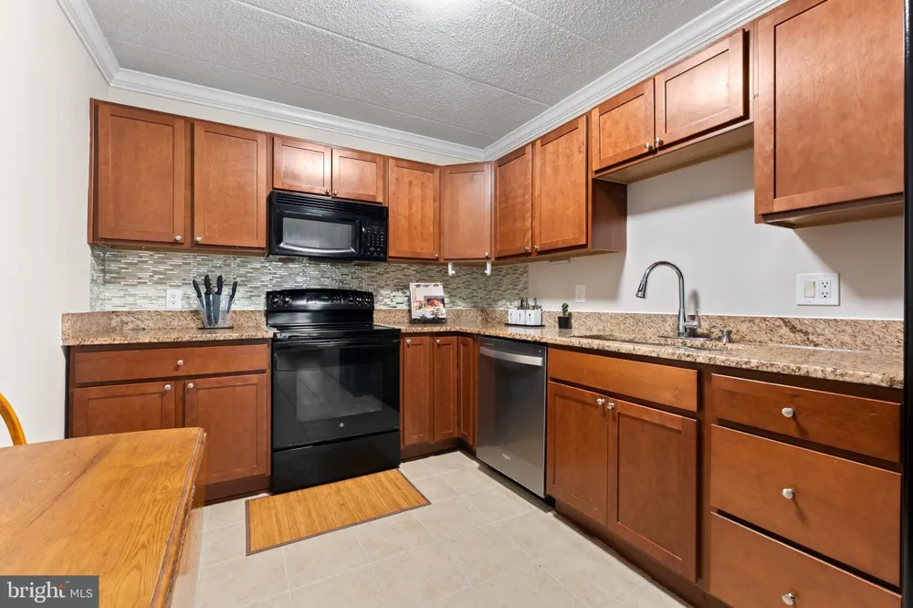 11617 WINDBLUFF COURT #9B Reston, VA 20191