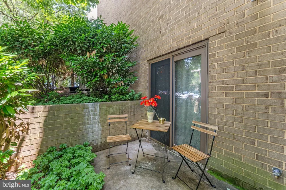 11617 WINDBLUFF COURT #9B Reston, VA 20191