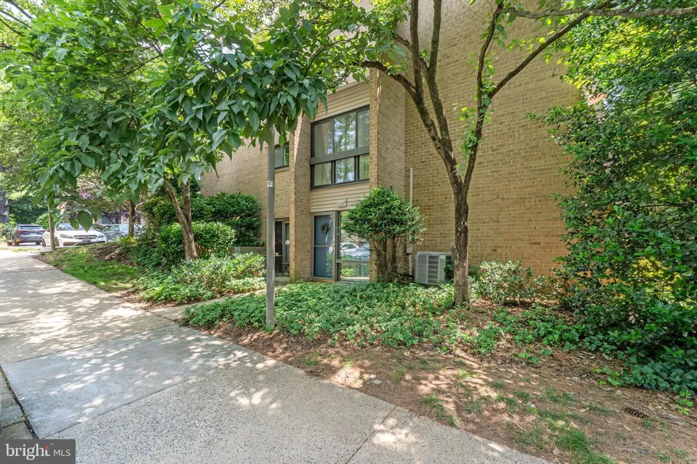 11617 WINDBLUFF COURT #9B Reston, VA 20191
