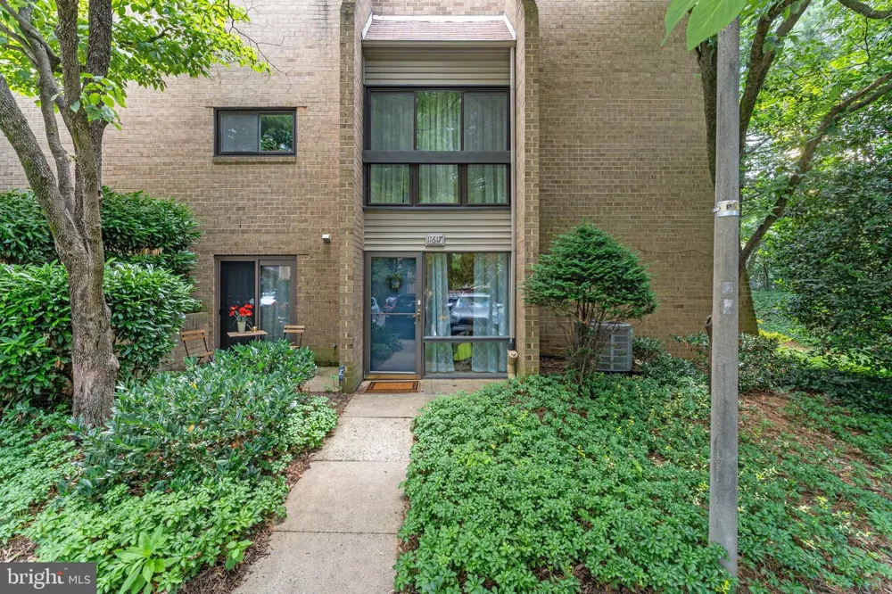 11617 WINDBLUFF COURT #9B Reston, VA 20191