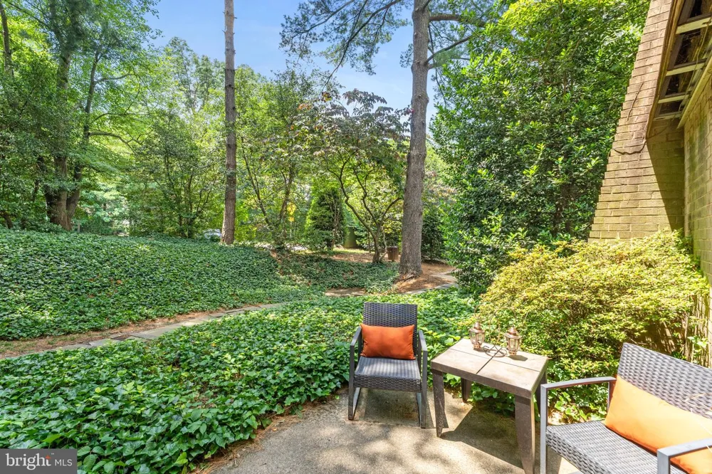 11617 WINDBLUFF COURT #9B Reston, VA 20191
