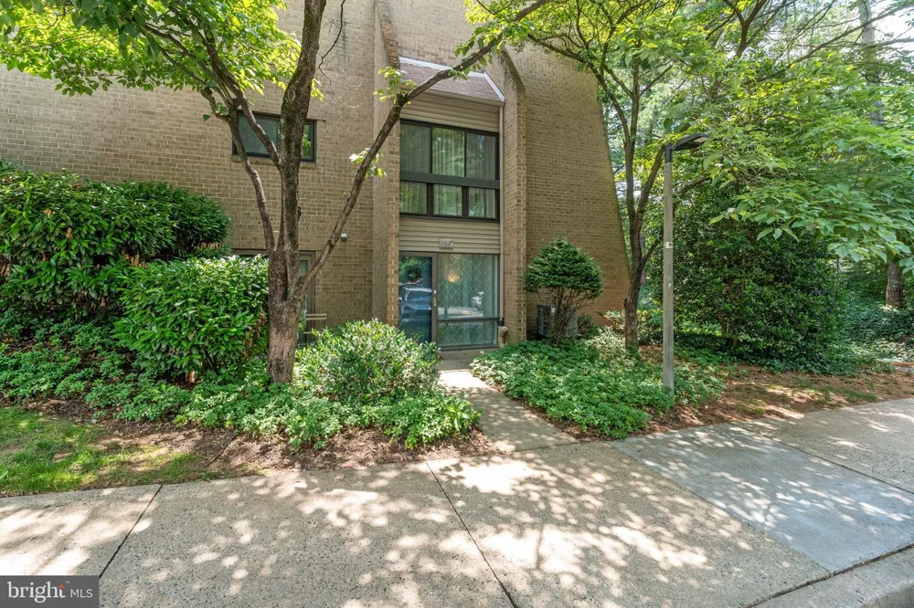 11617 WINDBLUFF COURT #9B Reston, VA 20191