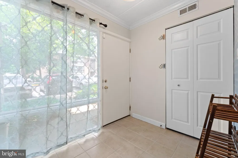 11617 WINDBLUFF COURT #9B Reston, VA 20191