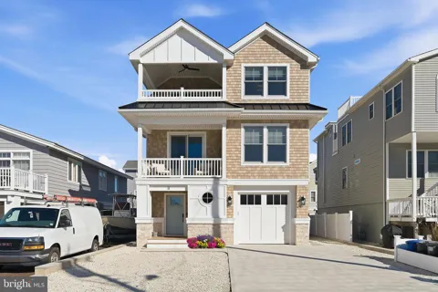 11 E 13TH