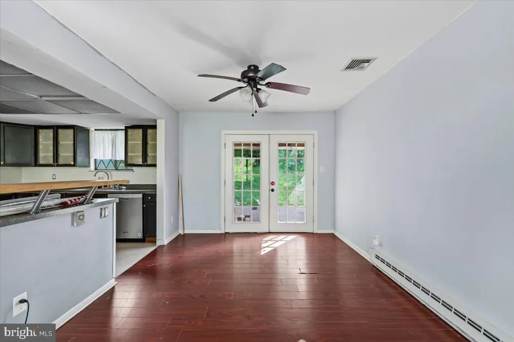 2230 LEHIGH AVENUE Whitehall, PA 18052