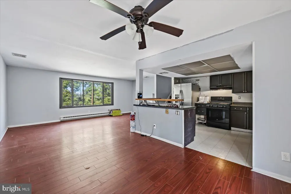 2230 LEHIGH AVENUE Whitehall, PA 18052
