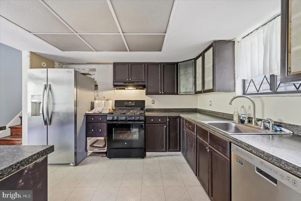 2230 LEHIGH AVENUE Whitehall, PA 18052