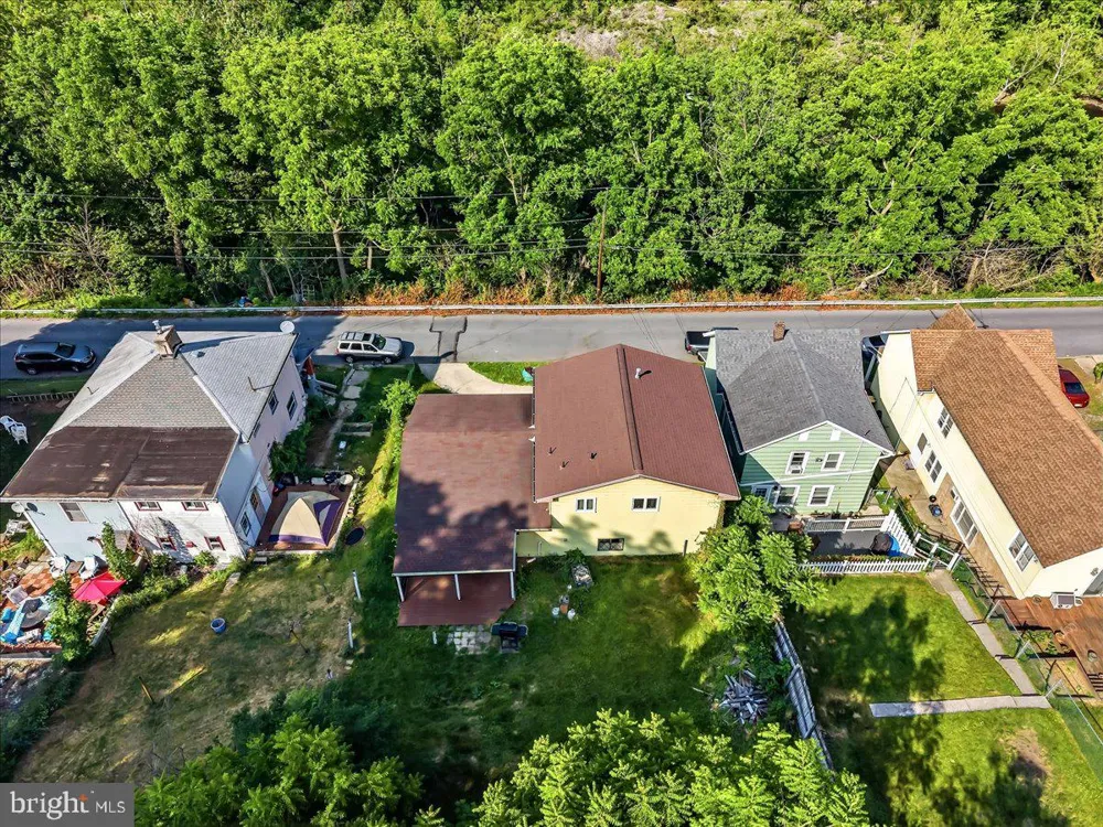 2230 LEHIGH AVENUE Whitehall, PA 18052