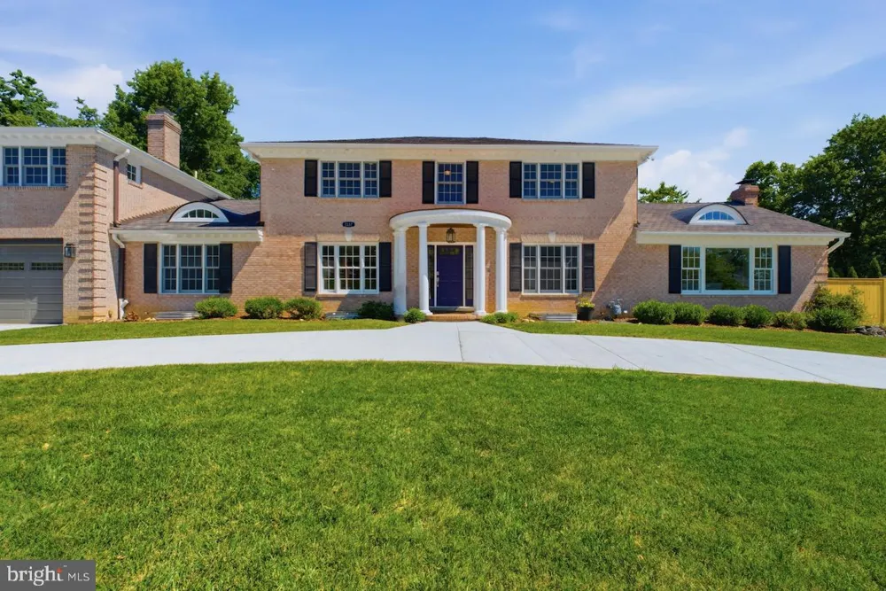 1337 KINGSTON AVENUE Alexandria, VA 22302