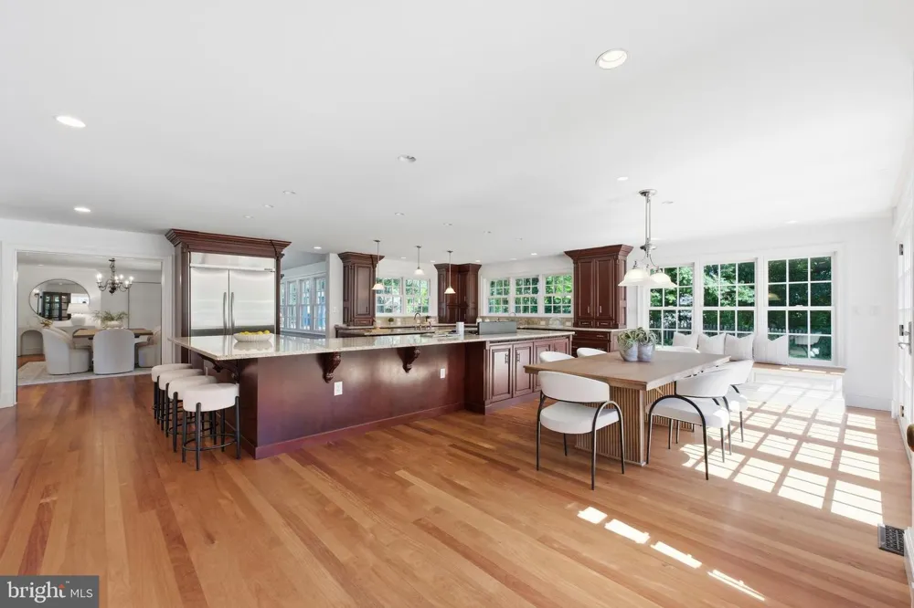 1337 KINGSTON AVENUE Alexandria, VA 22302