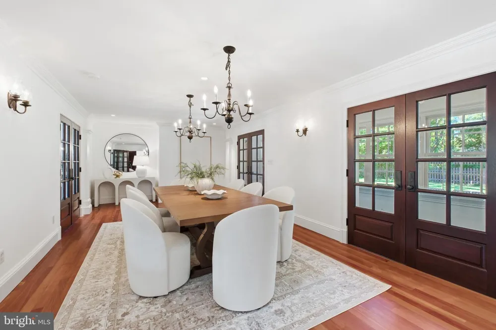 1337 KINGSTON AVENUE Alexandria, VA 22302