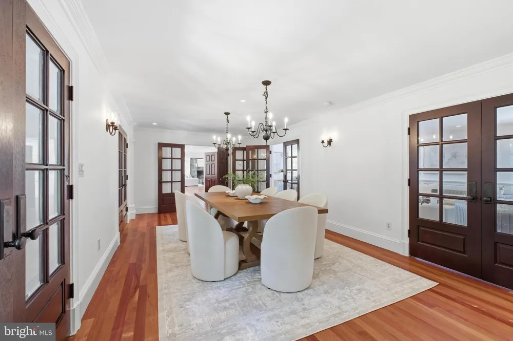 1337 KINGSTON AVENUE Alexandria, VA 22302