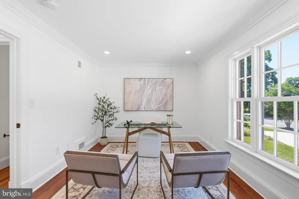 1337 KINGSTON AVENUE Alexandria, VA 22302