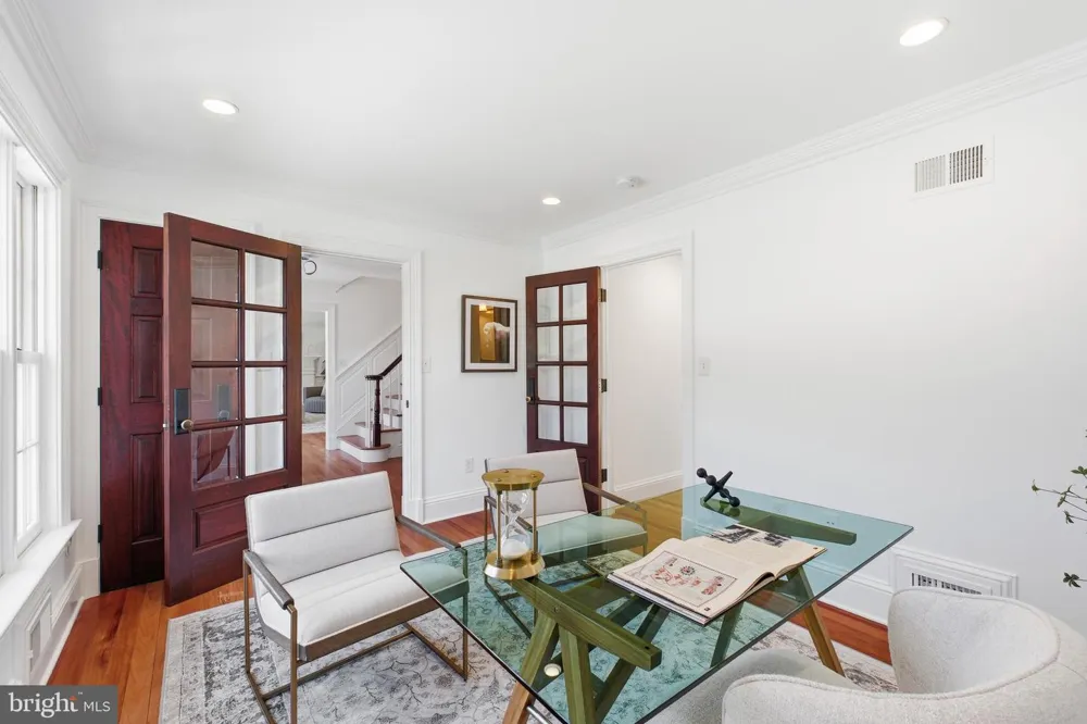 1337 KINGSTON AVENUE Alexandria, VA 22302