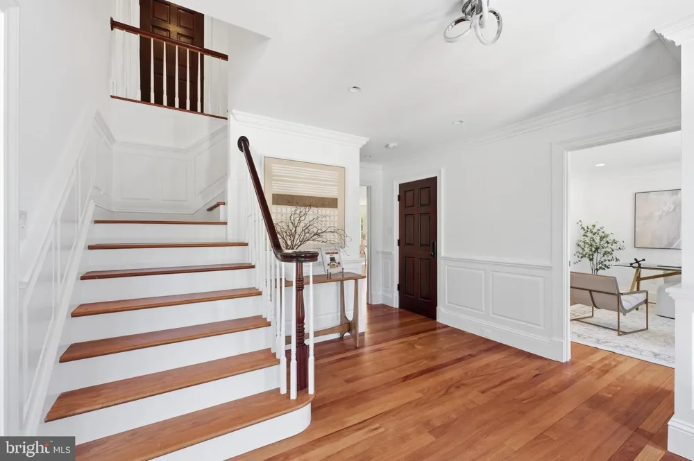1337 KINGSTON AVENUE Alexandria, VA 22302