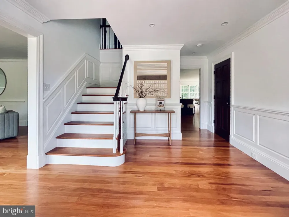 1337 KINGSTON AVENUE Alexandria, VA 22302