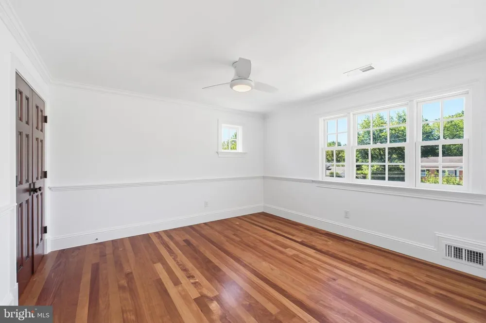 1337 KINGSTON AVENUE Alexandria, VA 22302