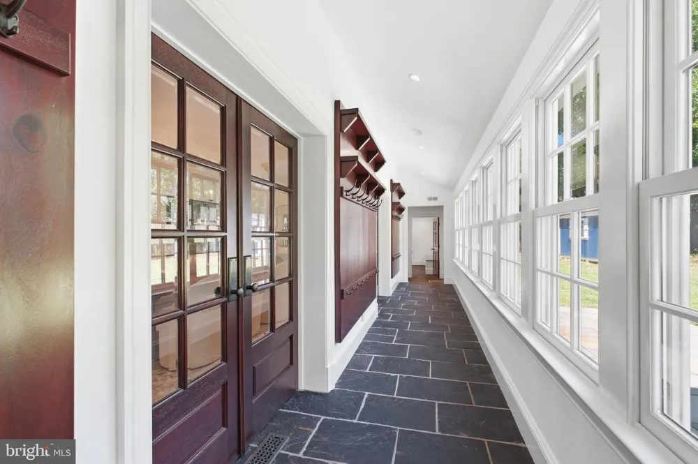 1337 KINGSTON AVENUE Alexandria, VA 22302