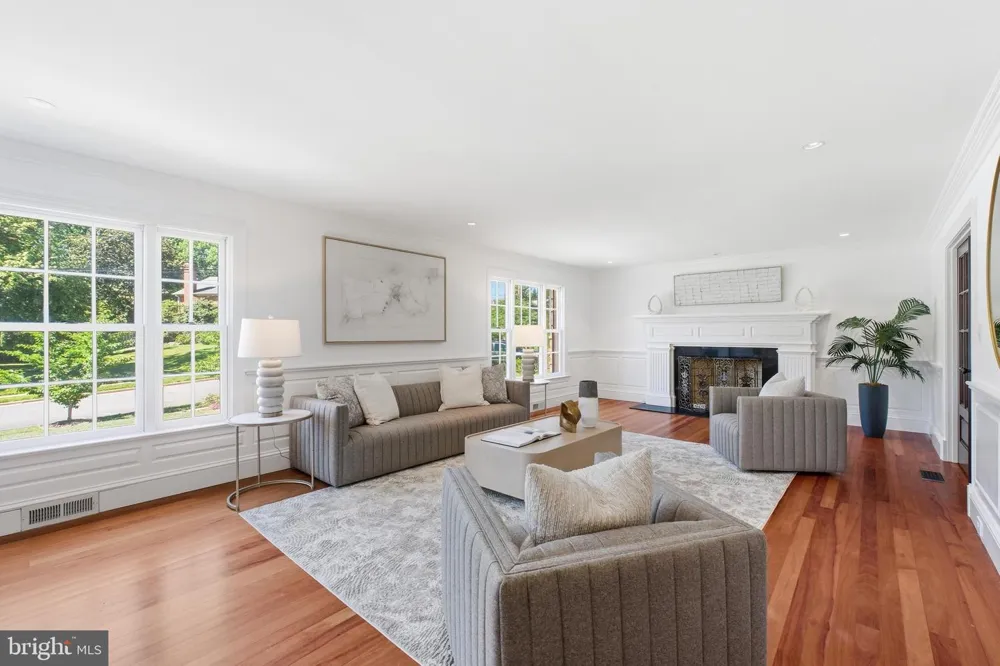 1337 KINGSTON AVENUE Alexandria, VA 22302