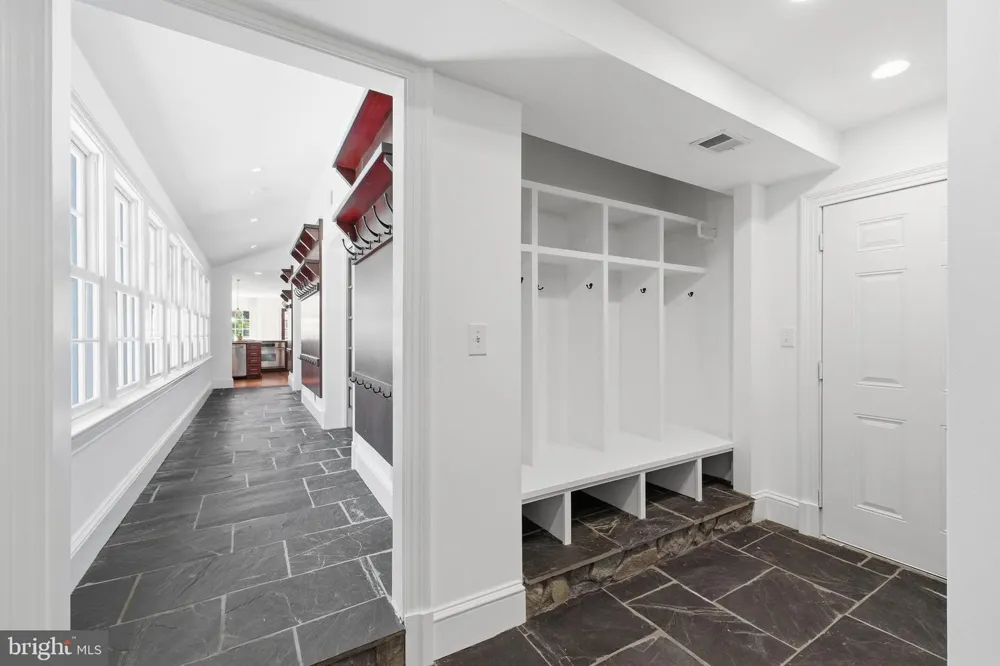 1337 KINGSTON AVENUE Alexandria, VA 22302