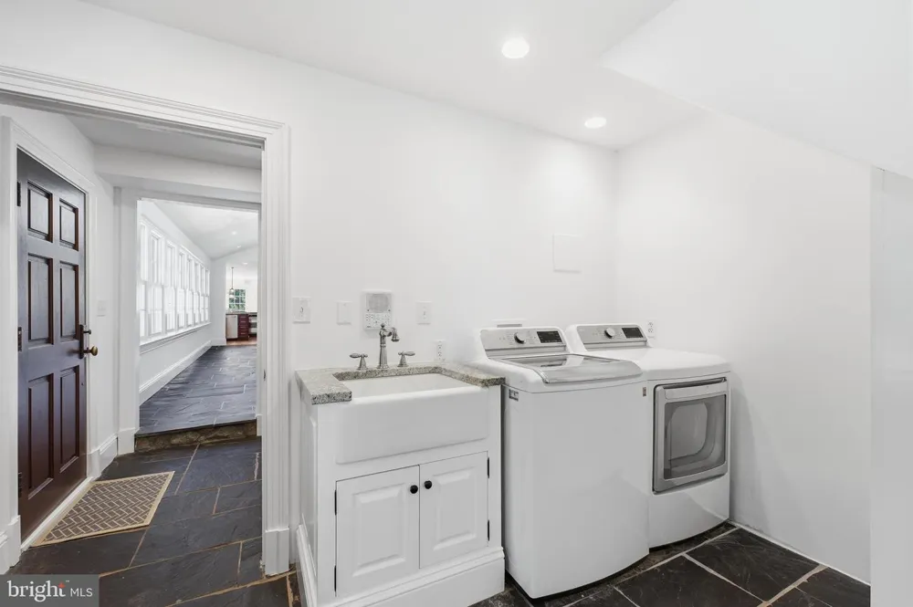 1337 KINGSTON AVENUE Alexandria, VA 22302