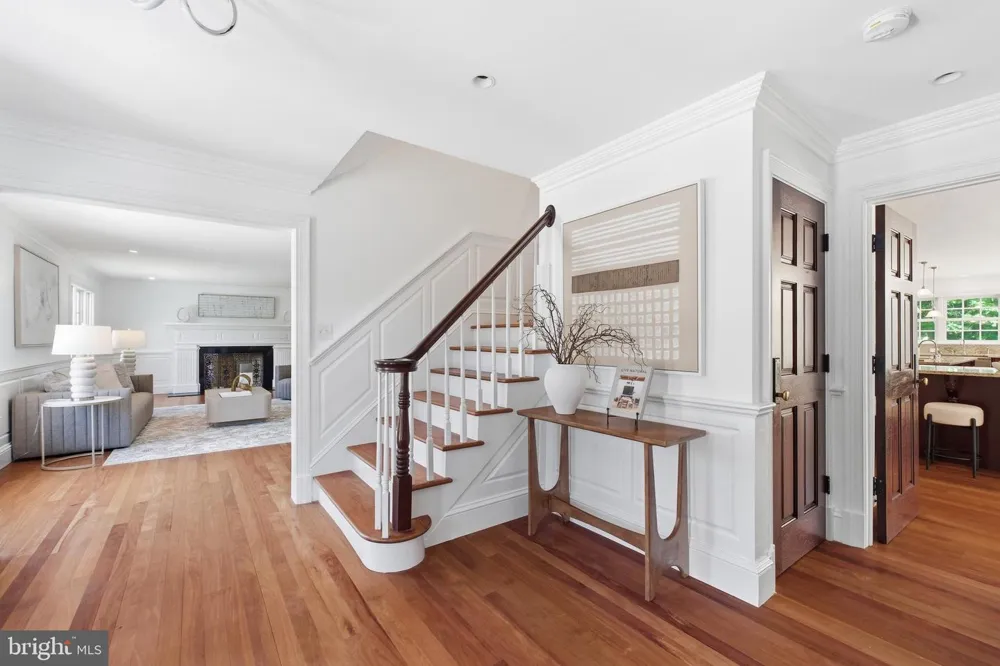 1337 KINGSTON AVENUE Alexandria, VA 22302