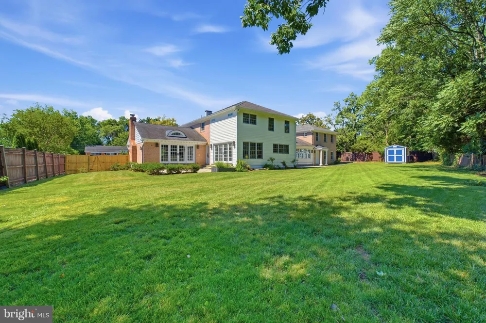 1337 KINGSTON AVENUE Alexandria, VA 22302