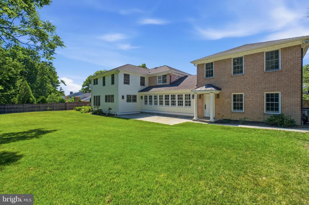 1337 KINGSTON AVENUE Alexandria, VA 22302