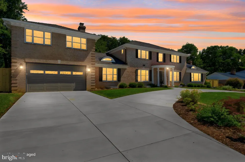 1337 KINGSTON AVENUE Alexandria, VA 22302