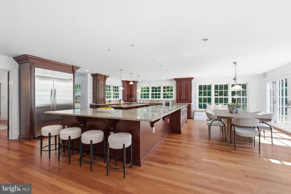 1337 KINGSTON AVENUE Alexandria, VA 22302