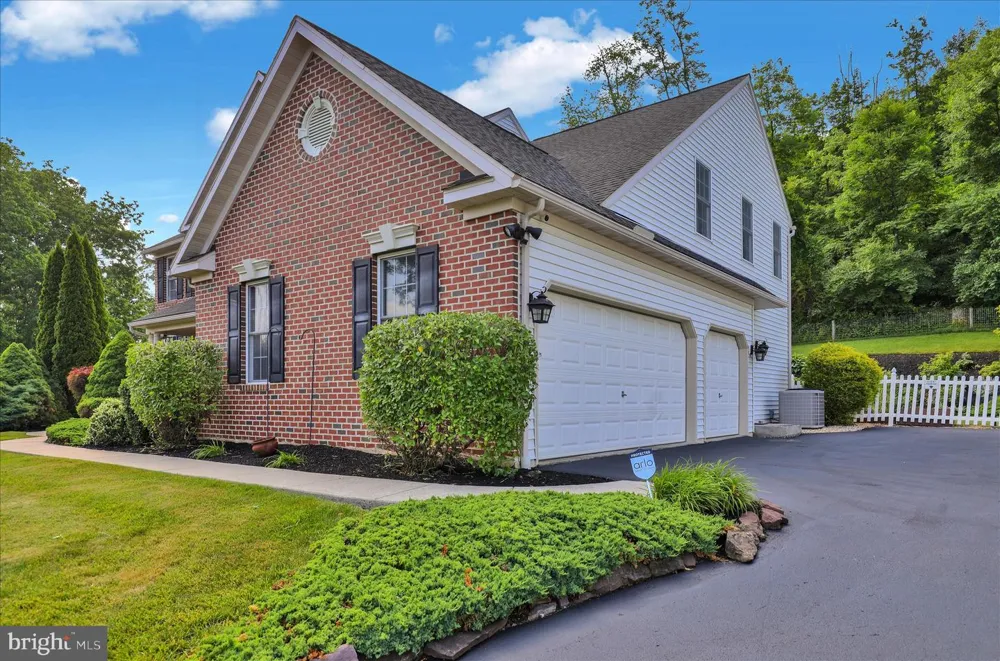 480 PATHFINDER DRIVE Birdsboro, PA 19508